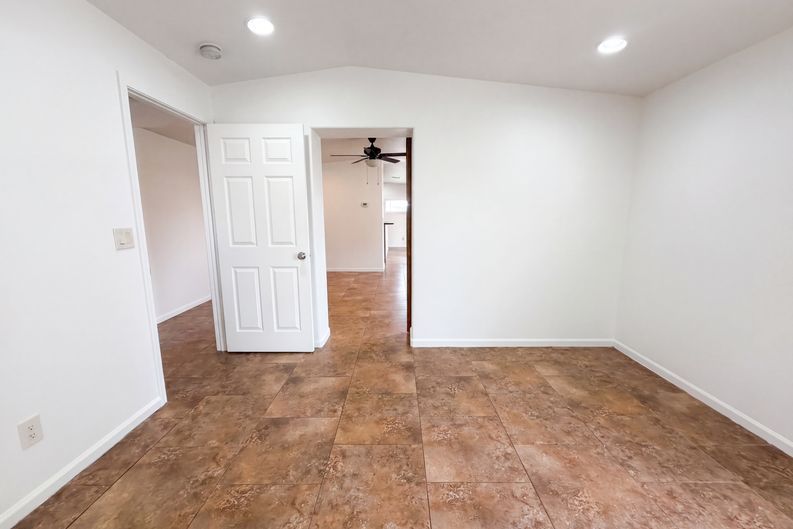 Photo 7 of 26 of 2722 E Nisbet Rd, Phoenix, AZ