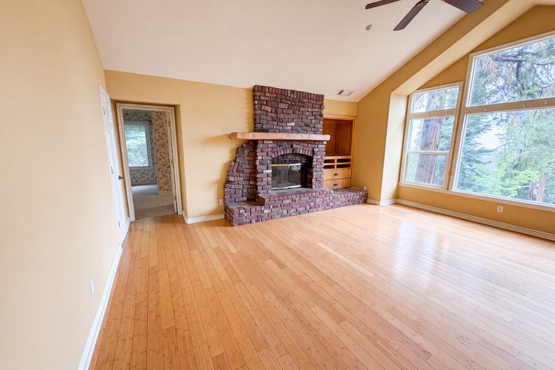 Photo 7 of 24 of 295 Fairway Dr, Lake Arrowhead, CA