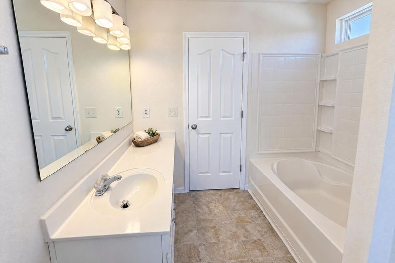 Photo 7 of 16 of 315 Royal Grey Ct, Winston Salem, NC