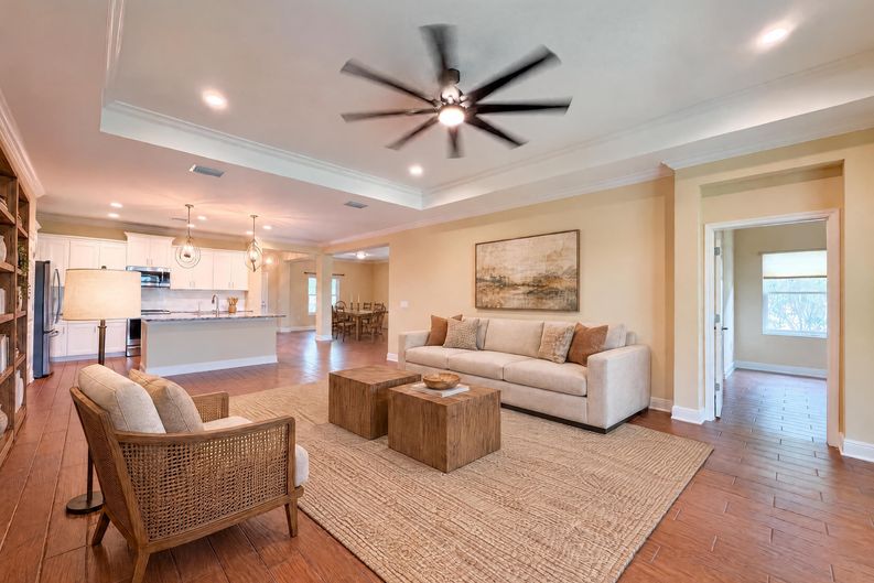 Photo 10 of 24 of 1121 Thornbury Dr, Parrish, FL