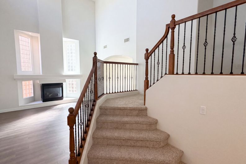Photo 11 of 43 of 5032 W Yearling Rd, Phoenix, AZ