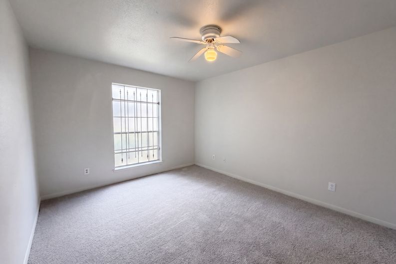 Photo 14 of 16 of 6606 De Moss Dr, Houston, TX
