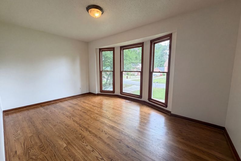 Photo 8 of 24 of 1223 6th St, Pleasant Grove, AL