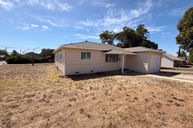 Photo 18 of 23 of 918 Harrison Ave, Lincoln, CA