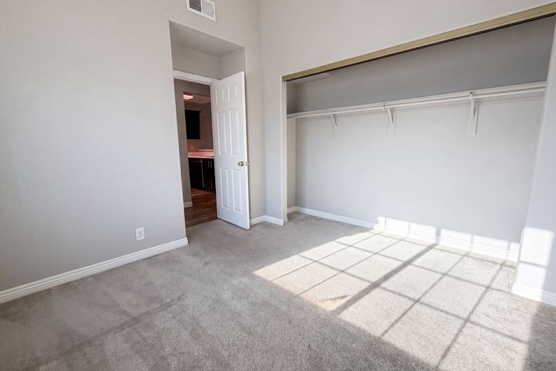 Photo 4 of 22 of 1800 Edmond St, Las Vegas, NV