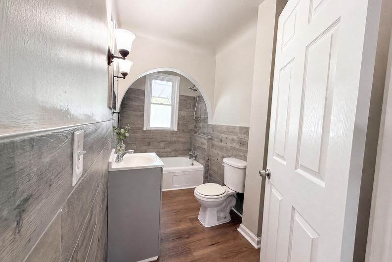 Photo 11 of 20 of 6455 Norborne Ave, Dearborn Heights, MI