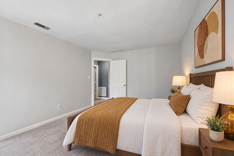 Photo 11 of 17 of 4900 Avenida Del Sol Dr, Raleigh, NC