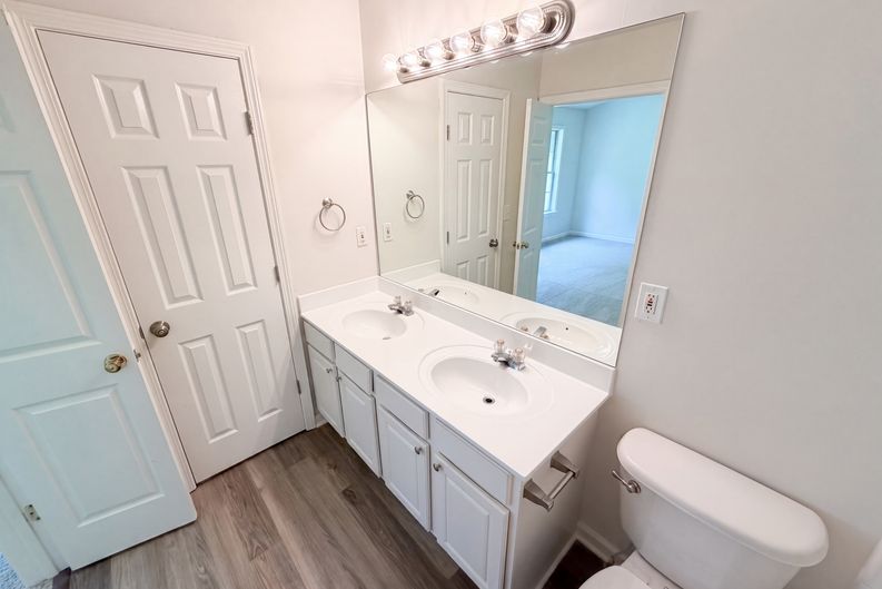 Photo 21 of 30 of 9155 Nesbit Ferry Rd, Alpharetta, GA