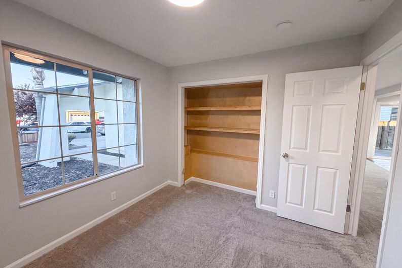 Photo 5 of 17 of 112 Aster Ct, Hercules, CA
