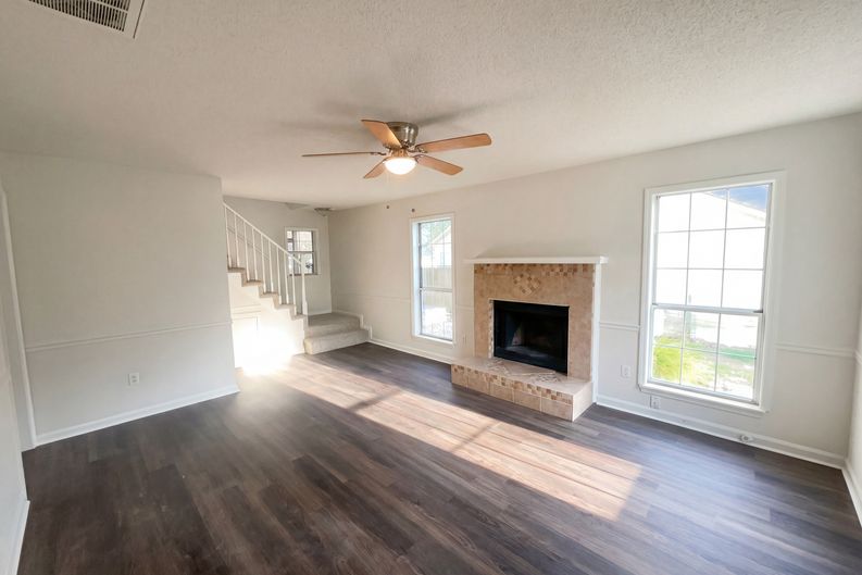 Photo 3 of 17 of 104 Nottingham Ct, Summerville, SC