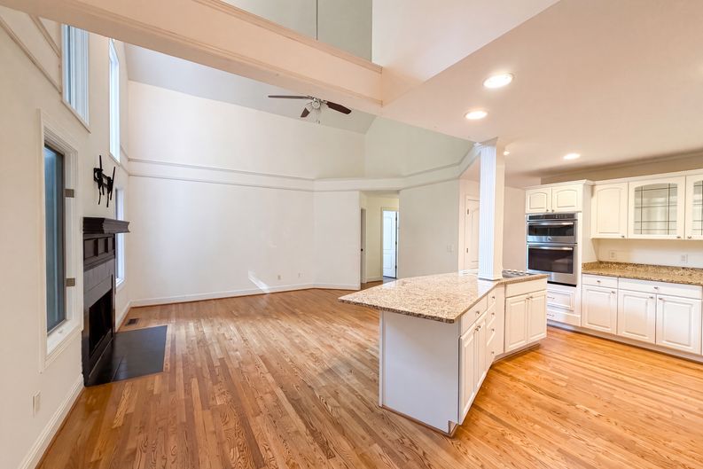 Photo 8 of 84 of 7030 Willowick Dr, Brentwood, TN