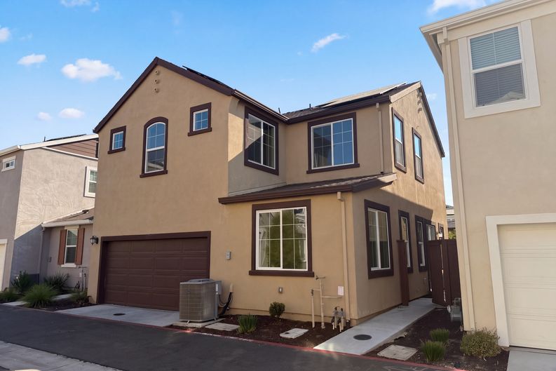 Photo 6 of 25 of 1687 Pena Ln, Woodland, CA