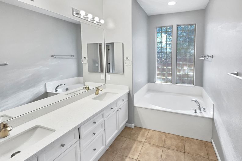 Photo 6 of 33 of 13613 W Cypress St, Goodyear, AZ