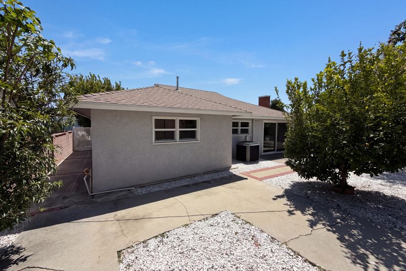 Photo 5 of 33 of 1007 E Citrus Edge St, Azusa, CA