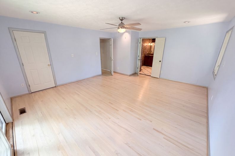 Photo 4 of 44 of 5344 Forest Springs Dr, Atlanta, GA
