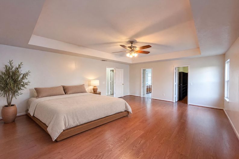Photo 4 of 23 of 10605 Dunes Ct, Indianapolis, IN