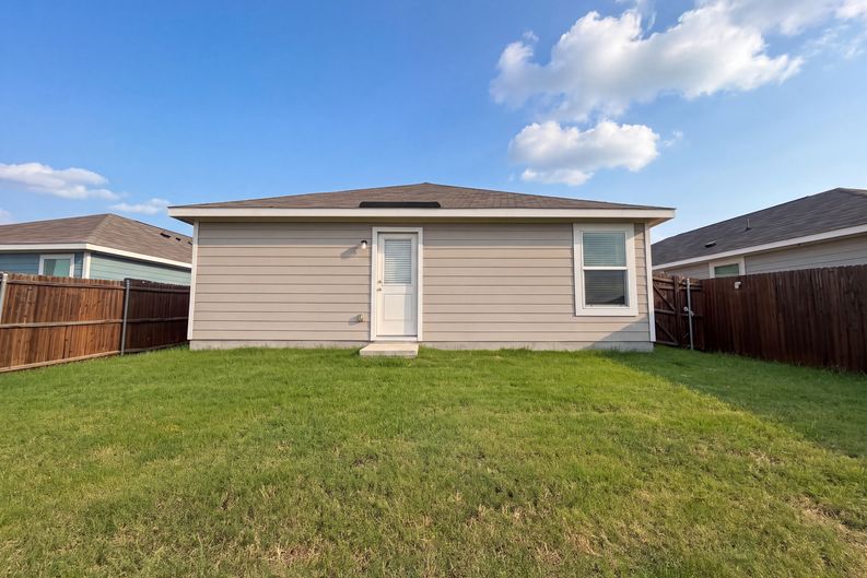 Photo 18 of 20 of 5832 Timber Point Dr, Princeton, TX
