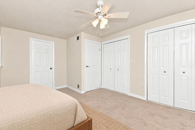 Photo 8 of 21 of 1207 W Spring Valley Pike, Dayton, OH