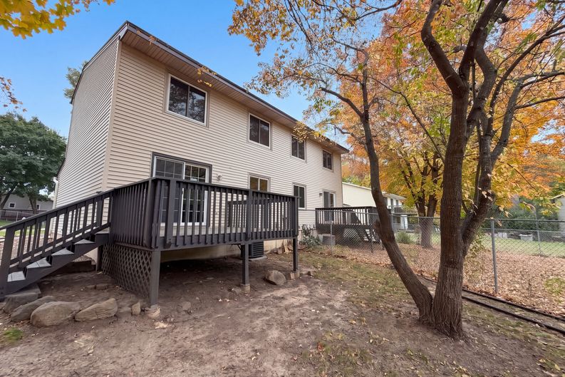 Photo 5 of 30 of 15393 Trillium Cir, Eden Prairie, MN