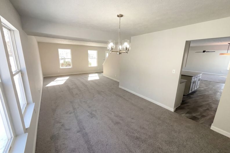 Photo 9 of 31 of 10142 Sandcherry Ln, Indianapolis, IN