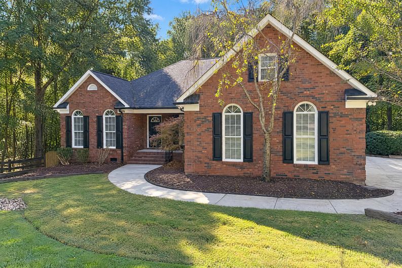 Photo 27 of 30 of 11113 Asbury Chapel Rd, Huntersville, NC