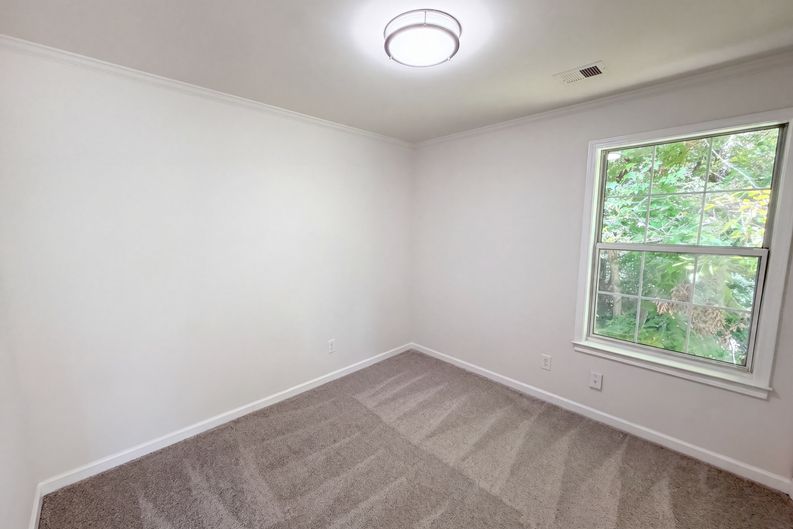 Photo 11 of 21 of 1337 Parkside Club Dr, Lawrenceville, GA