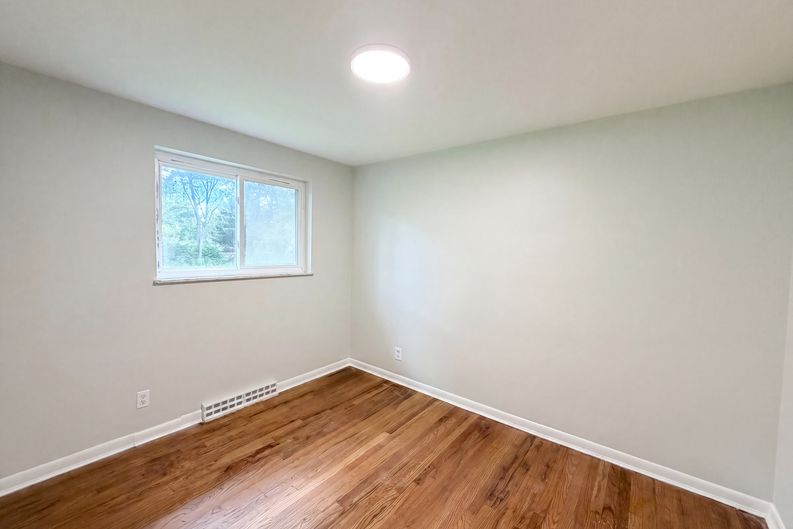 Photo 4 of 21 of 4481 Forest Trl, Cincinnati, OH