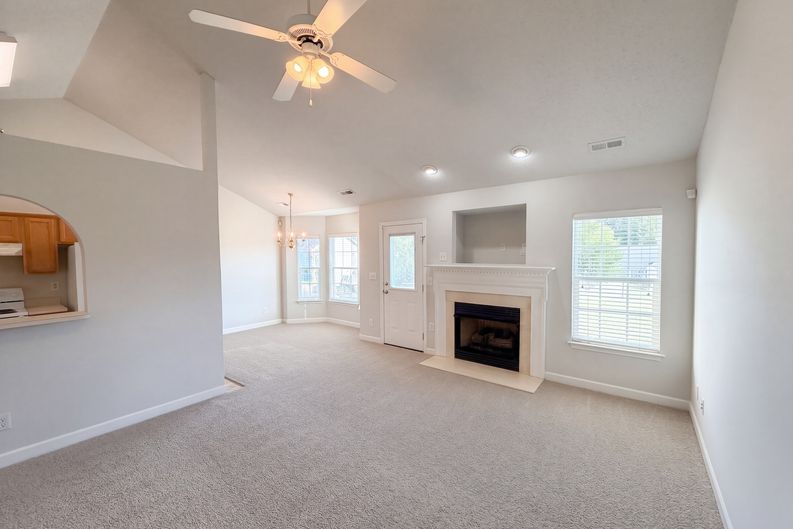 Photo 3 of 25 of 11344 Pointer Ridge Dr, Charlotte, NC