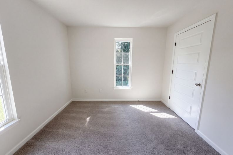 Photo 17 of 33 of 4982 Follansbee Rd, Winston Salem, NC