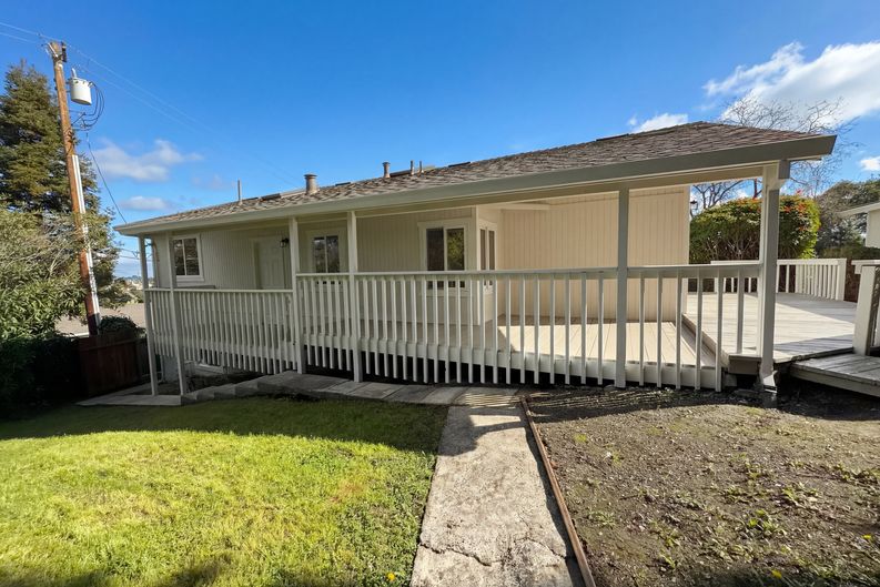 Photo 16 of 43 of 2291 Yale St, Martinez, CA