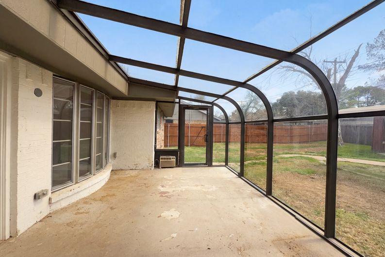 Photo 16 of 18 of 5310 Firewood Dr, Arlington, TX