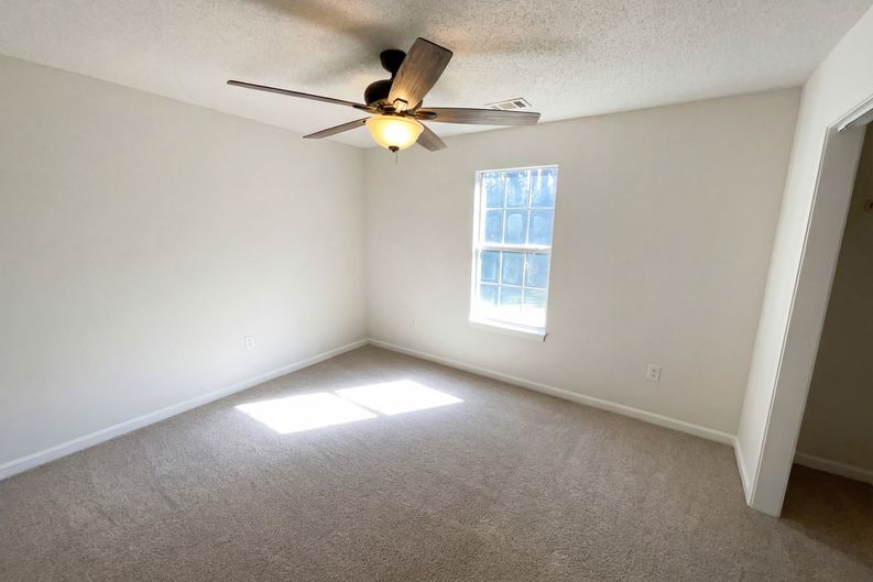 Photo 15 of 18 of 165 Christian Woods Dr, Conyers, GA