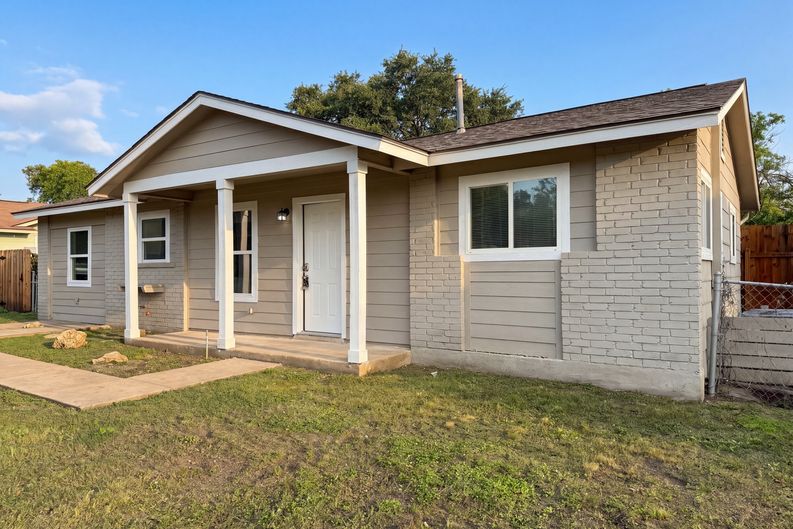 Photo 15 of 16 of 3702 Autumn Ln, San Antonio, TX