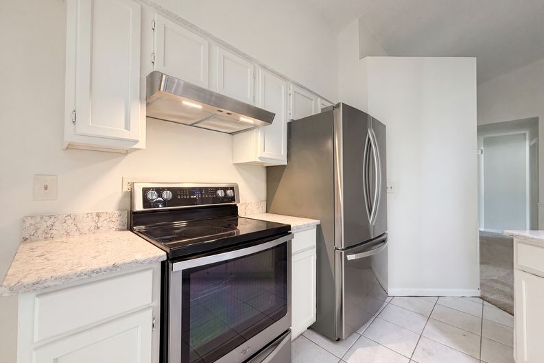 Photo 7 of 23 of 7737 Pepper Cir E, Jacksonville, FL