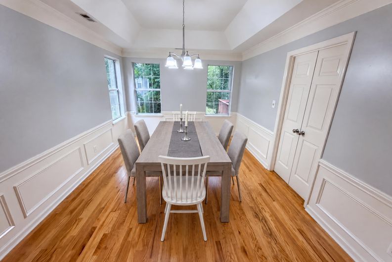 Photo 9 of 38 of 6306 Oxwynn Ln, Charlotte, NC