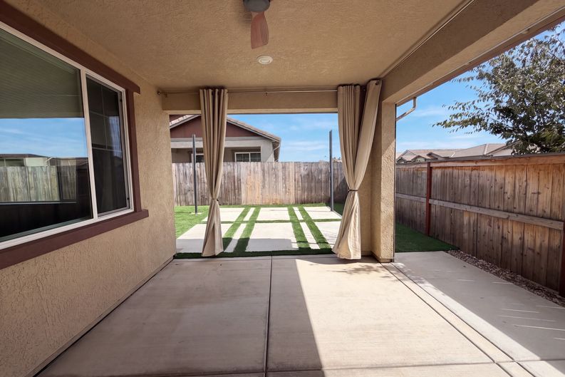 Photo 25 of 29 of 4176 Gossamer St, Roseville, CA