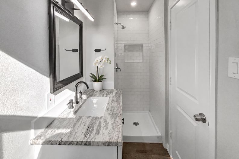 Photo 6 of 16 of 9618 Tamalpais Dr, Dallas, TX