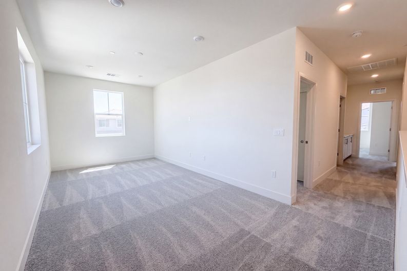 Photo 21 of 49 of 5699 Kusnick Ave, Tracy, CA