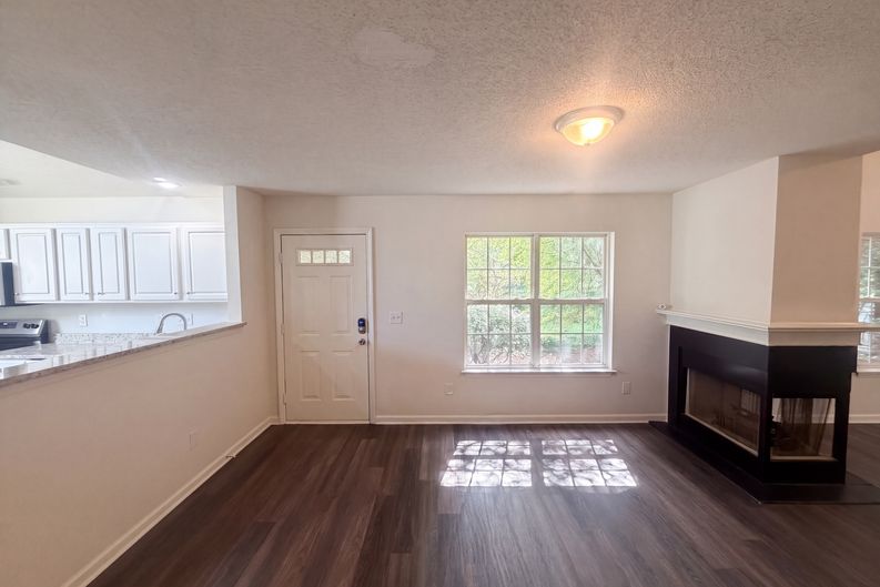 Photo 10 of 23 of 30 Pickwick Pl, Greensboro, NC