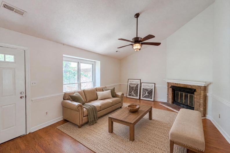 Photo 3 of 17 of 5500 Fortunes Ridge Dr, Durham, NC