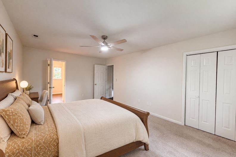 Photo 12 of 30 of 1001 Kingstree Ridge Dr, Winston Salem, NC