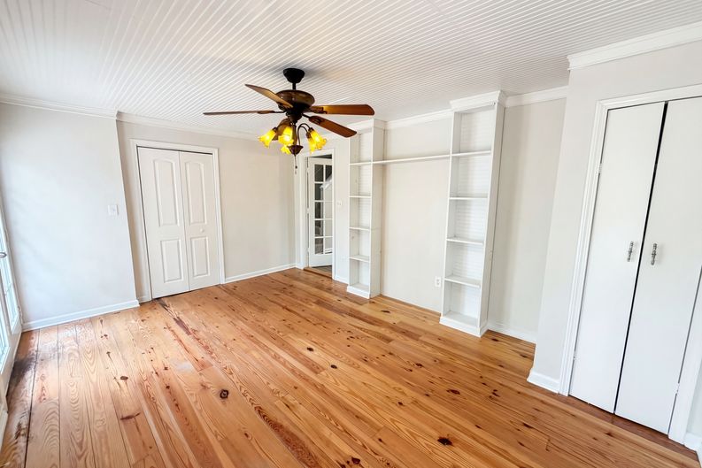 Photo 12 of 23 of 5073 Farm Valley Dr NE, Woodstock, GA