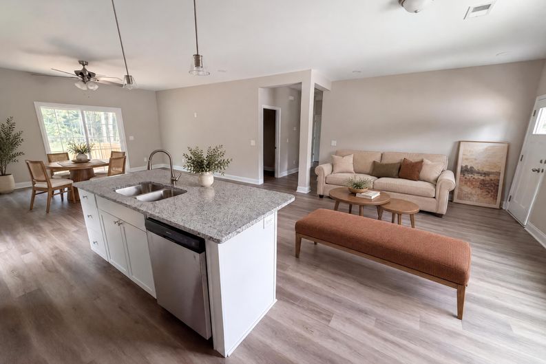 Photo 6 of 23 of 1120 Newnham Dr, Columbia, SC