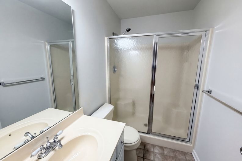 Photo 12 of 18 of 729 E Ivy Valley Dr, Fuquay Varina, NC