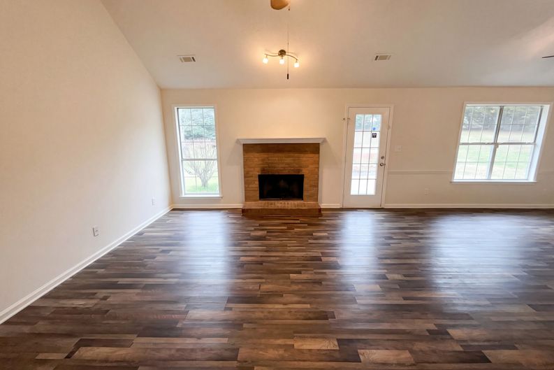 Photo 3 of 22 of 169 Manley Dr, Hampton, GA