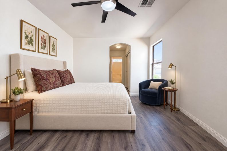 Photo 12 of 17 of 4818 Lone Grove Dr, Las Vegas, NV