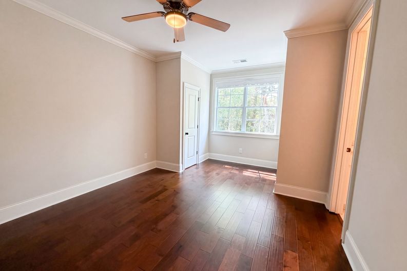 Photo 15 of 36 of 1901 Parrish Dr, Columbia, SC