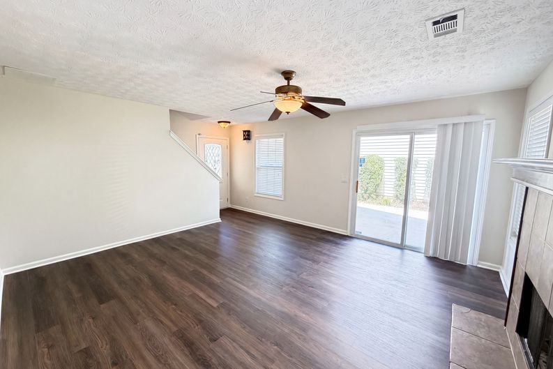 Photo 6 of 21 of 13331 Harpley Ct, Alpharetta, GA