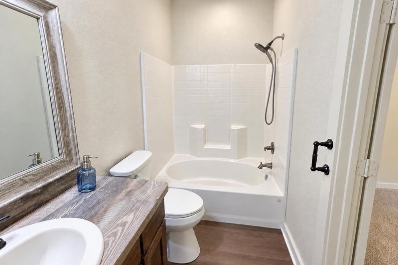 Photo 12 of 17 of 186 S Preston St, Alvarado, TX