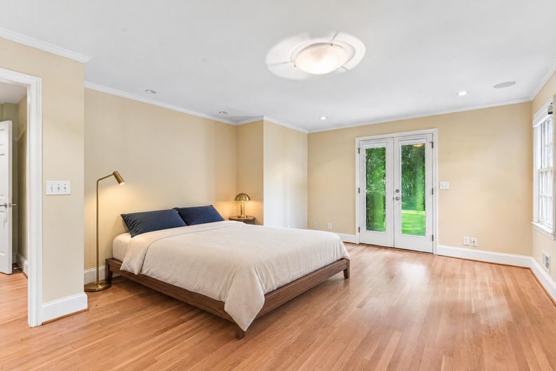 Photo 39 of 87 of 3135 Spalding Dr, Sandy Springs, GA